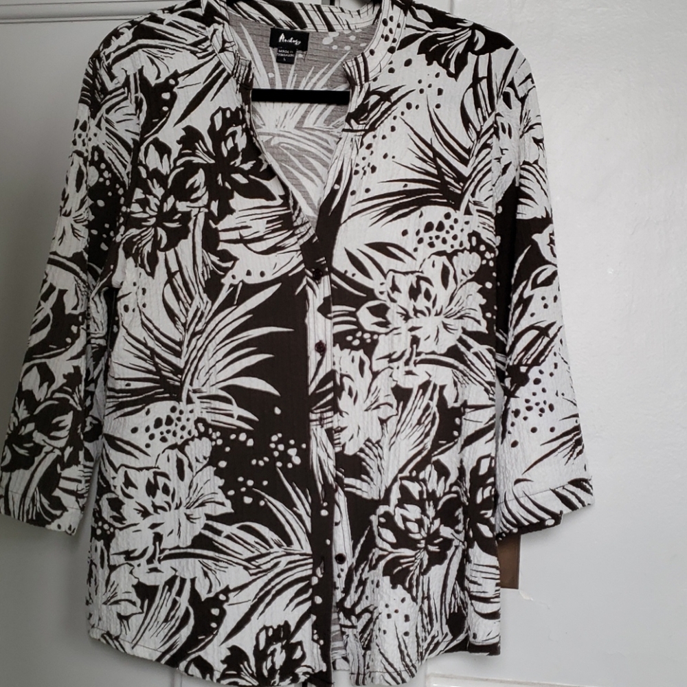 Analogy pretty Hawaiian print blouse/jacket